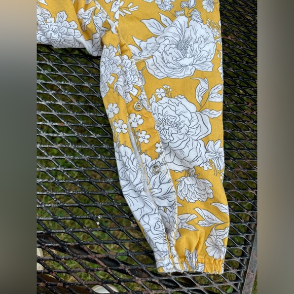 Girls Yellow Pant Romper Size 12 Months By Shabby Chic with snap-ease bottoms - Picture 6 of 10